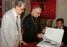 HA-Photos-Seperate-IV-Box-small-229