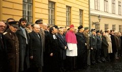 HA-Photos-Seperate-IV-Box-small-239